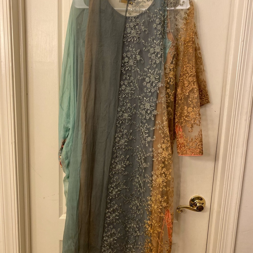 3 piece suit - Picture 5 of 7